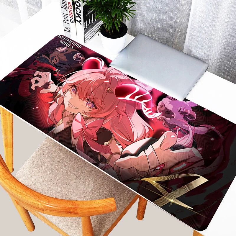 Gaming-Mauspad, Große Schreibtischunterlage, Rutschfest, Genähte Kanten, Coole Rosa Haar-Dämonenmädchen & Dunkelroter Druck Tastaturmatte für Gamer