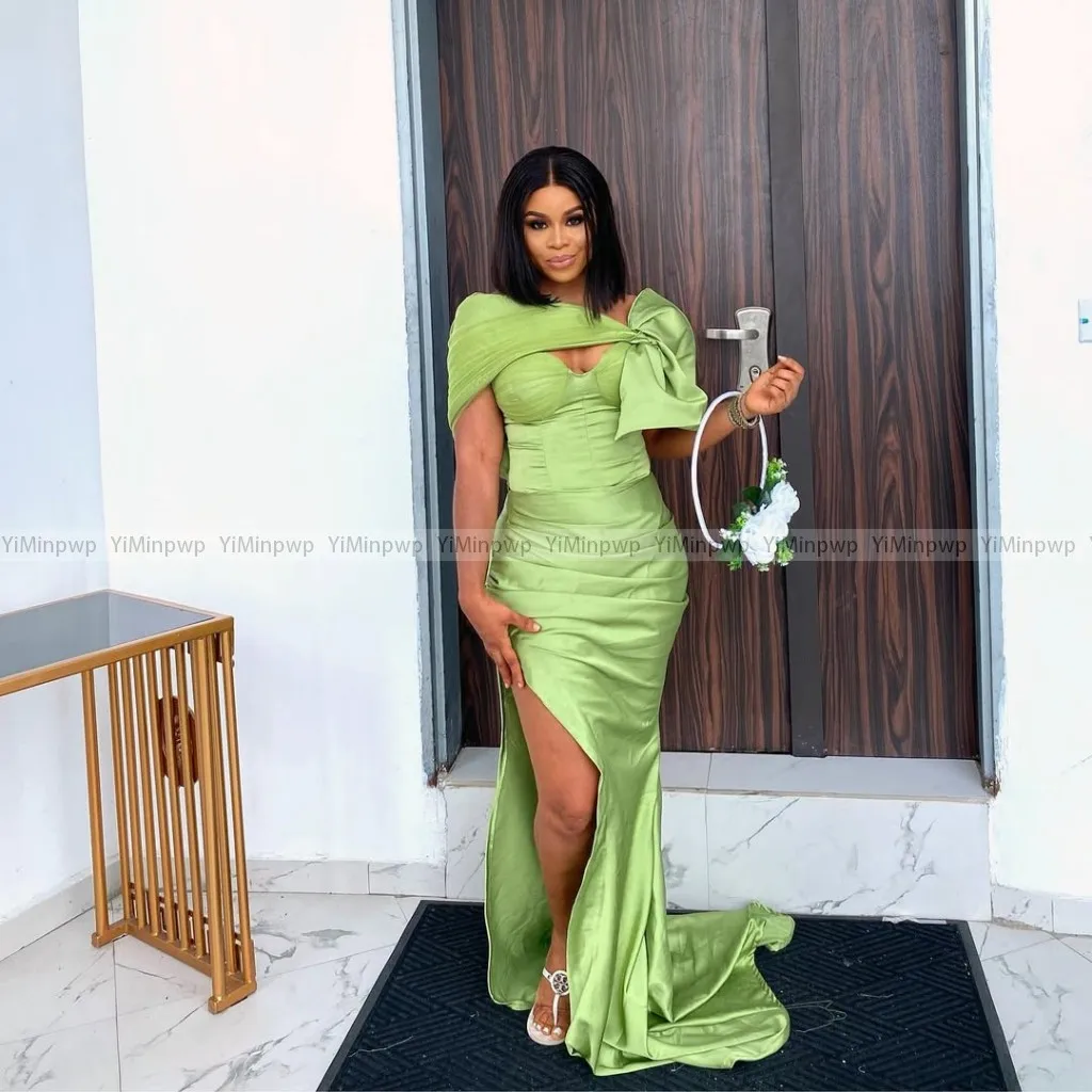 

Sexy Satin Prom Dress For African Girl V-Neck Mermaid Evening Dresses Side Split Green Wedding Guest Party Gowns Customized