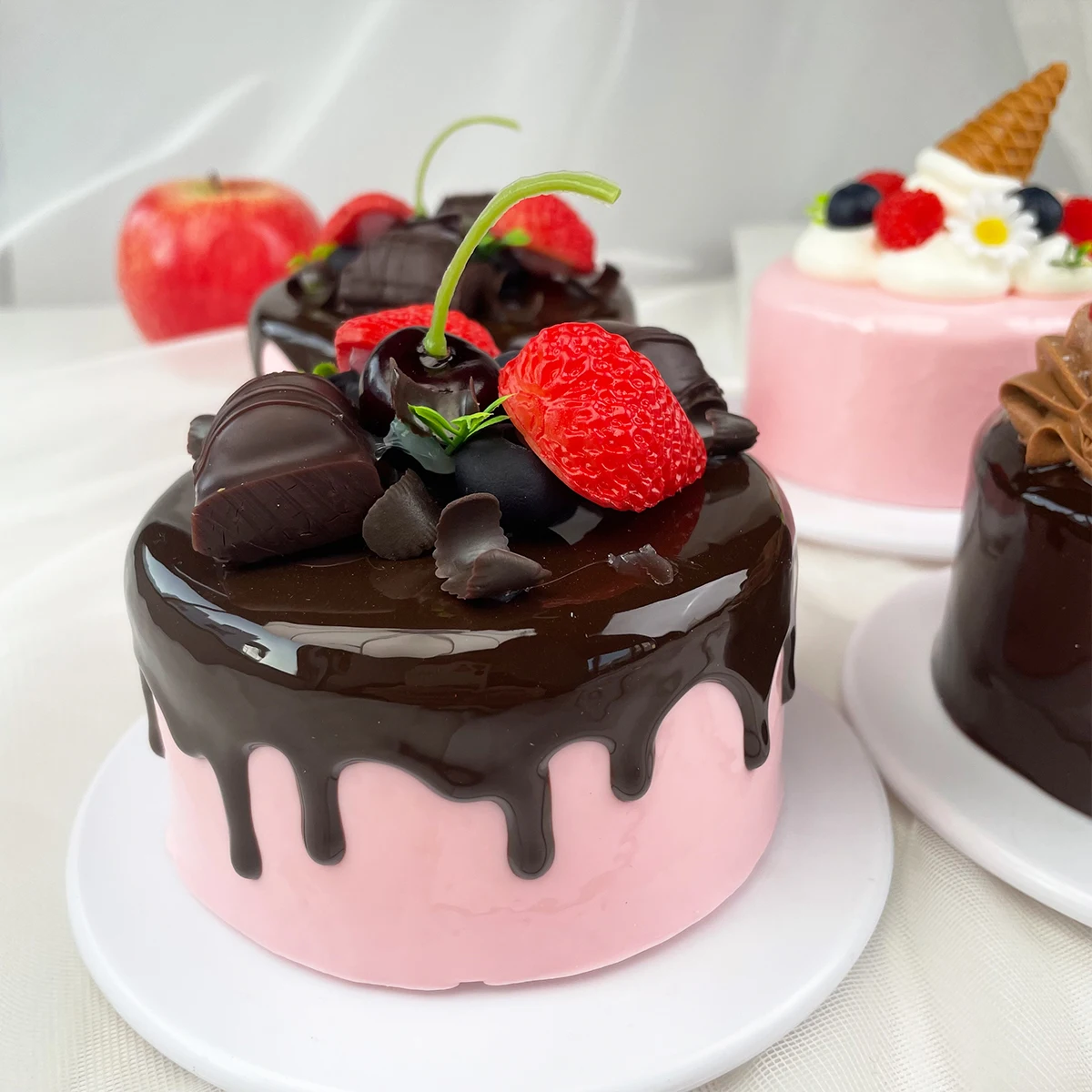 1pc Realistische Gefälschte Kuchen Modell Künstliche Erdbeere Dessert Simulation Lebensmittel Prop für Fotografie Hause Dekoration Geschenk – Detail 6