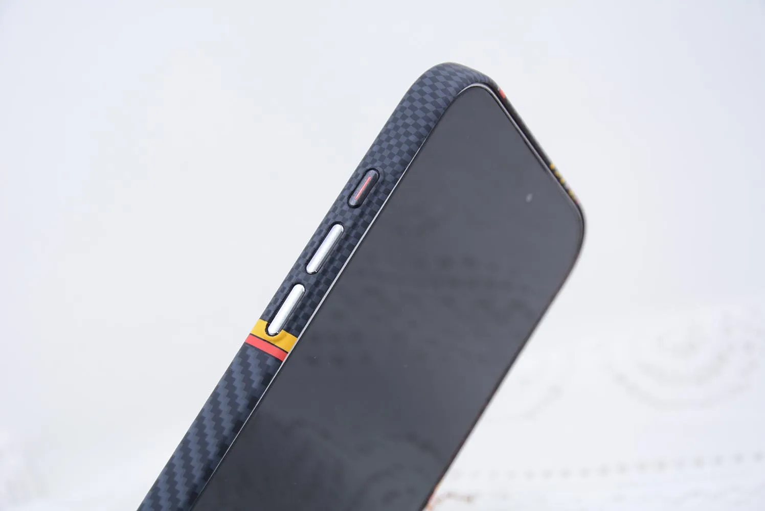 Stripes Contrast Color Carbon Relief Cover 17 Case for iPhone 16 15 Pro Max MagSafe Shell Camera Lens Protector Armor Funda Capa
