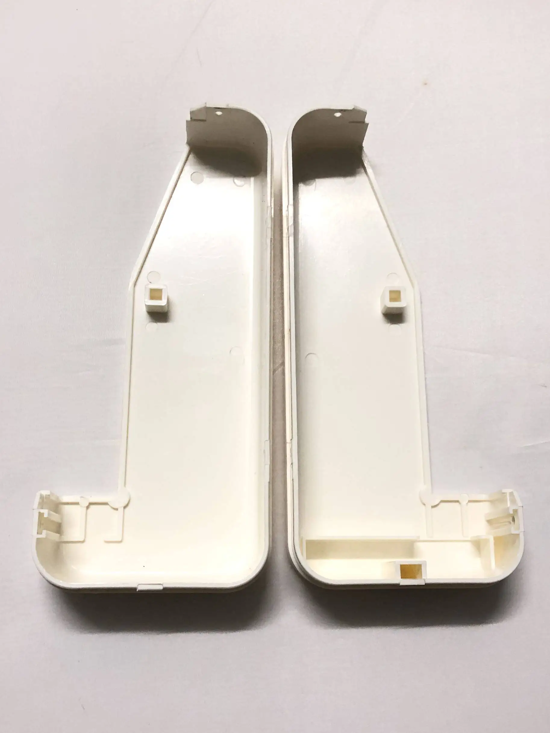 

2 шт. запасных частей Brother для ткацких станков Kh970, Kh940, Kh868, Kh891, D2, D3: левые и правые торцевые заглушки для верхнего бокса