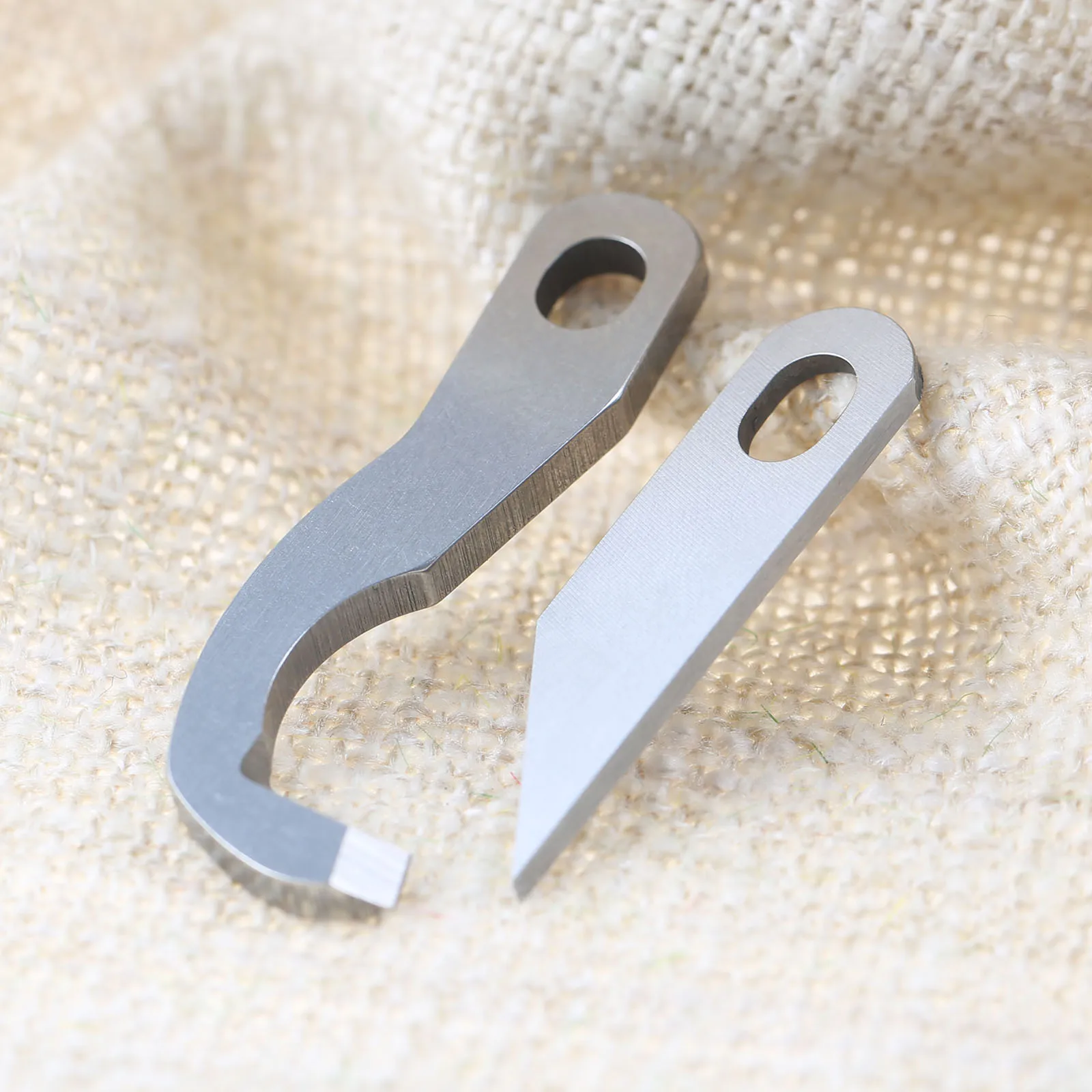 1Pc Steel Upper Knife XB1687-001 Lower Knife XB1459-001 Sewing Machine Blade Knife for Brother 1034DX 3034D 4234D 4234DT 5234PRW