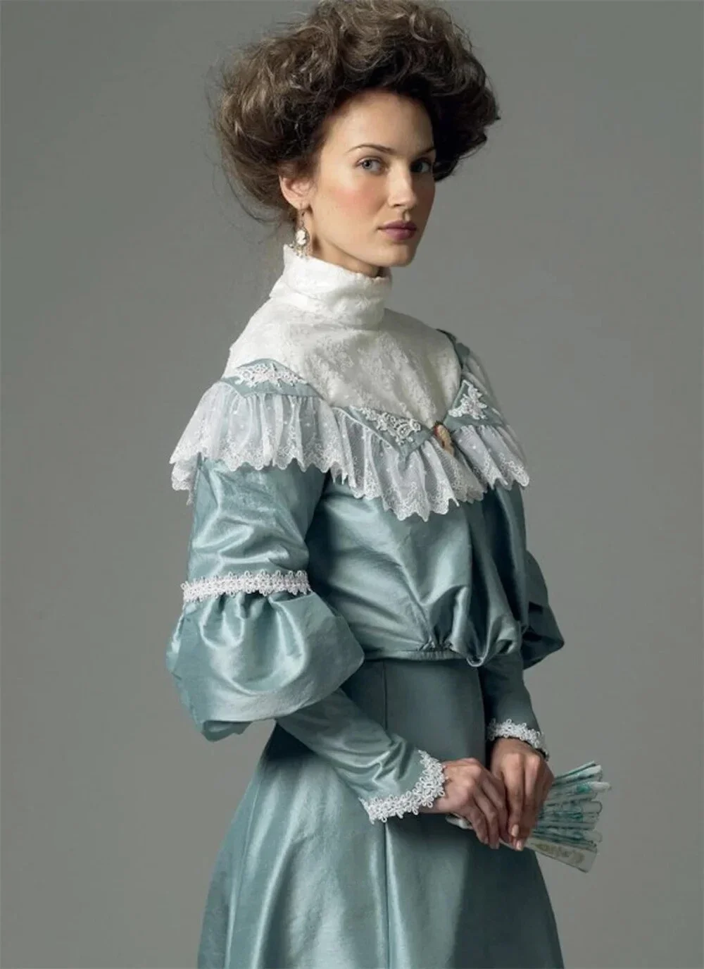فستان Belle Epoque للحفلات الراقصة عتيق على الطراز الفيكتوري ثوب مسائي دانتيل بياقة عالية من الساتان على شكل حرف a مناسبة خاصة للنساء حسب الطلب