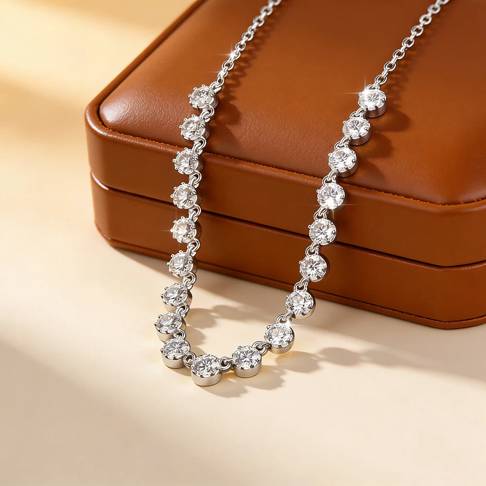 Thumbnail 2 - #10 Trending Moissanite Pendant Necklaces Right Now