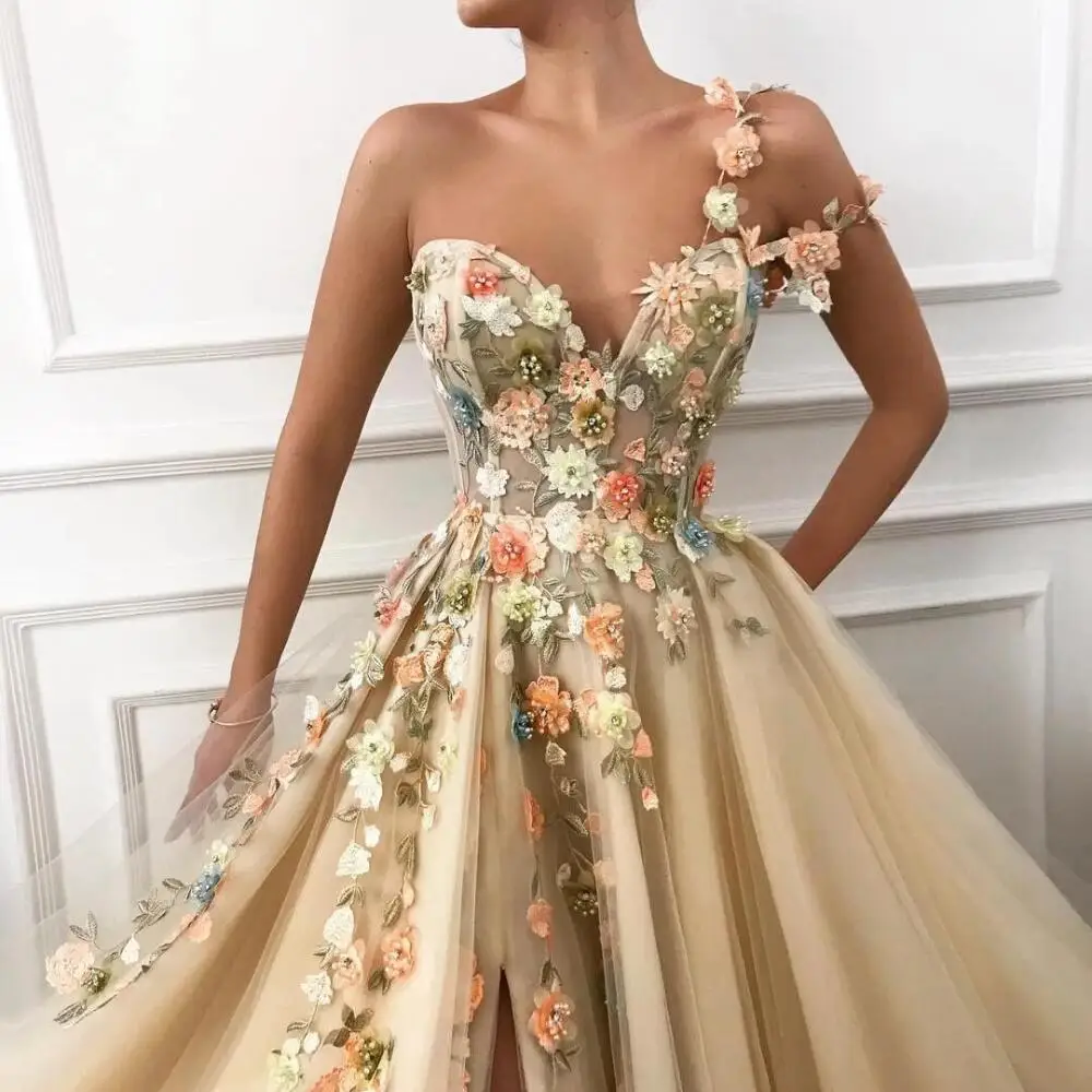 สวย Homecoming Dresses ไหล่ V คอแยก Beadings ดอกไม้ Appliques Tulle Ball Gown ผู้หญิงชุดราตรี Elegant Gowns