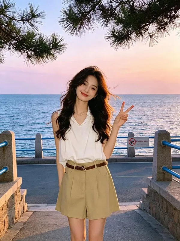 

Women's Summer Sleeveless Vest Shirt High Waist Shorts Two-Piece Set Commute Slimming Fashionable Casual Wear V-Neck