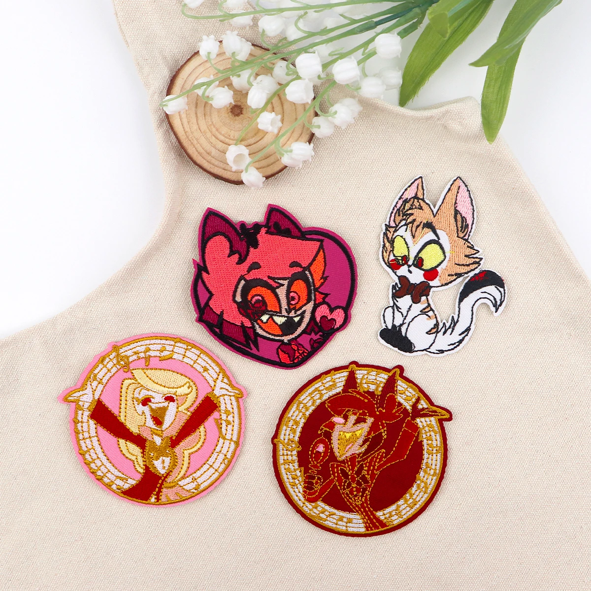 Fox Anime New Fashion DIY Patch on Clothes Hat Bag Women Cute Fabric Patches Sew Exquisite Stickers Akcesoria