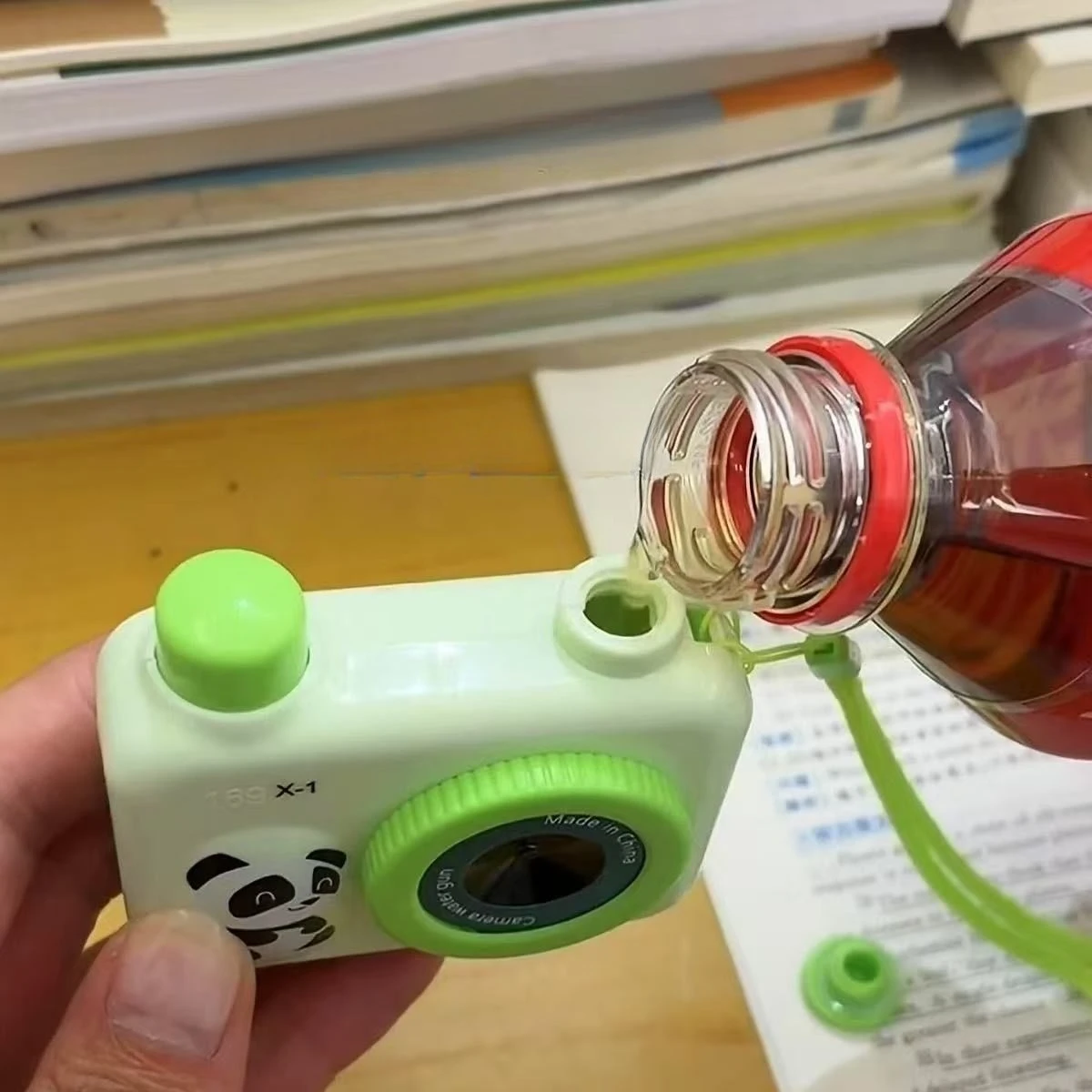 2025 Simulation Mini Kamera Wasserpistole Drücken Schießen Wasser Spray Sommer Klassenzimmer Kreatives Spielzeug