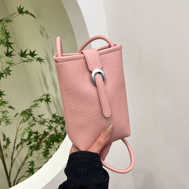 

2025 Pu Mobile Phone Bag for Female Niche Design Mini Mouth Black Envelope Fashion Commuter Single Shoulder Crossbody Bag