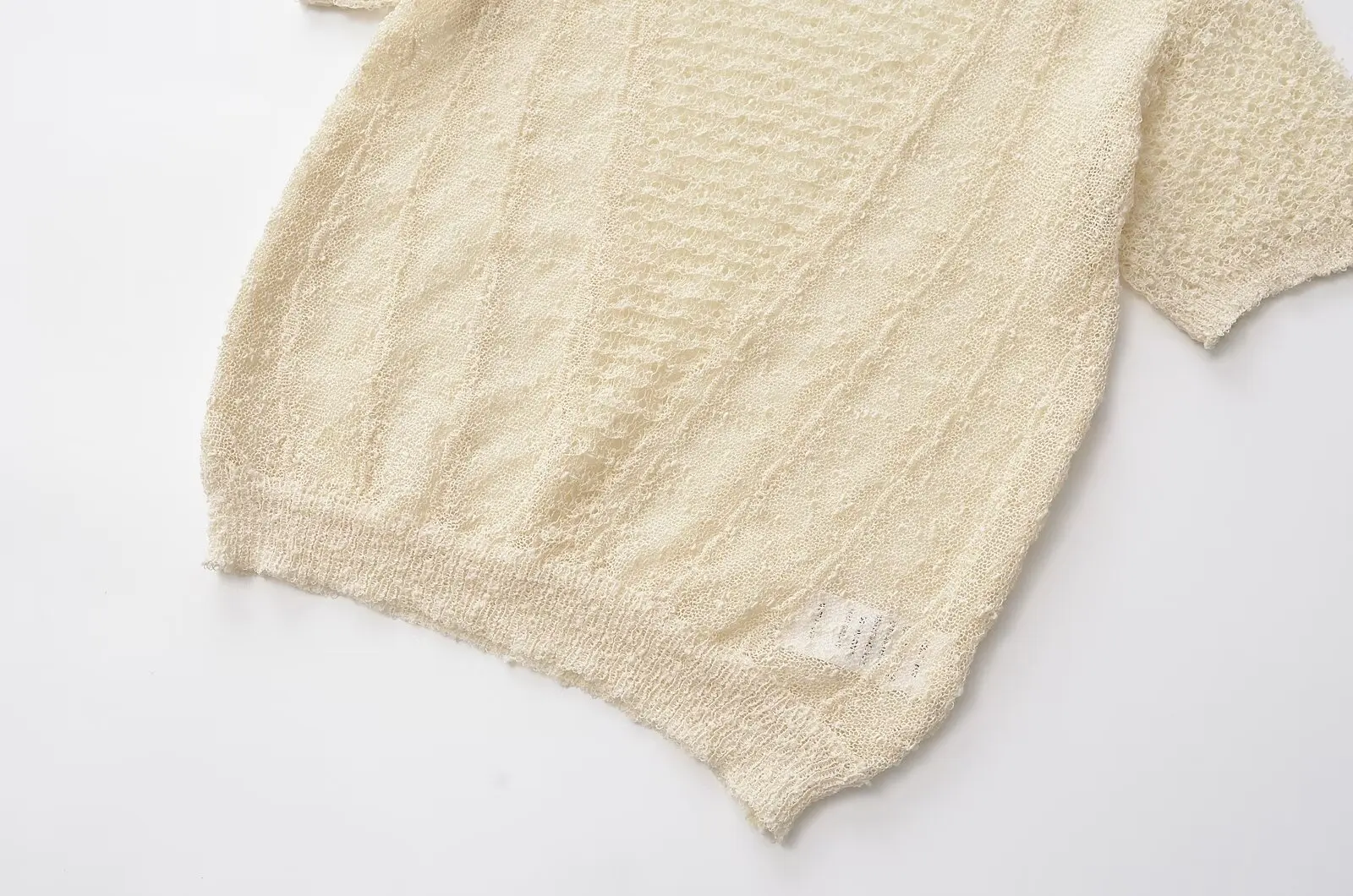 Dave&Di Summer T-shirt Women Fashion Ladies Elegant Round Neck Beige Color Short Sleeved Tshirt Casual Tops