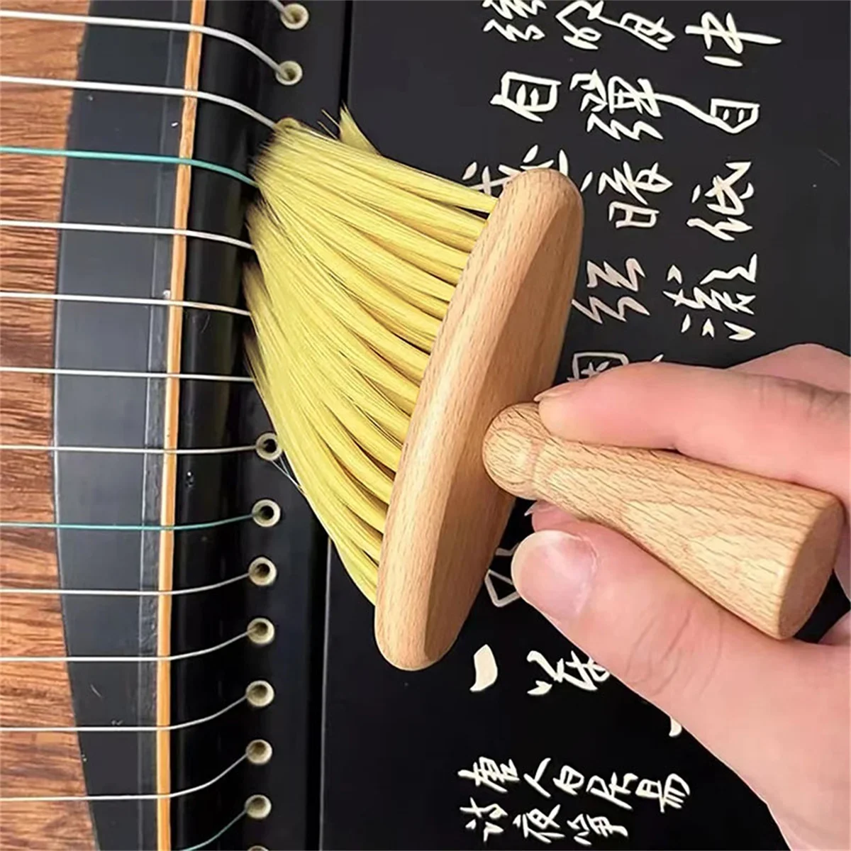 Wooden Handheld Cleaner Brush Dust Removal Bristle Brush Stringed Instrument Soft Deep Cleaning Brush For Guzheng/Violin/Piano