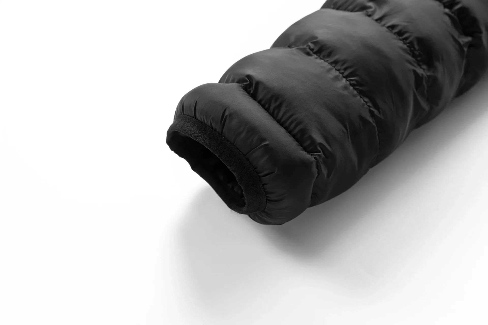 Mens Quilted Warm Parkas White Duck Down Padded Winter Jacket Hooded Mens Puffer Jacket Waterproof Lightweight Outdoor Outwear