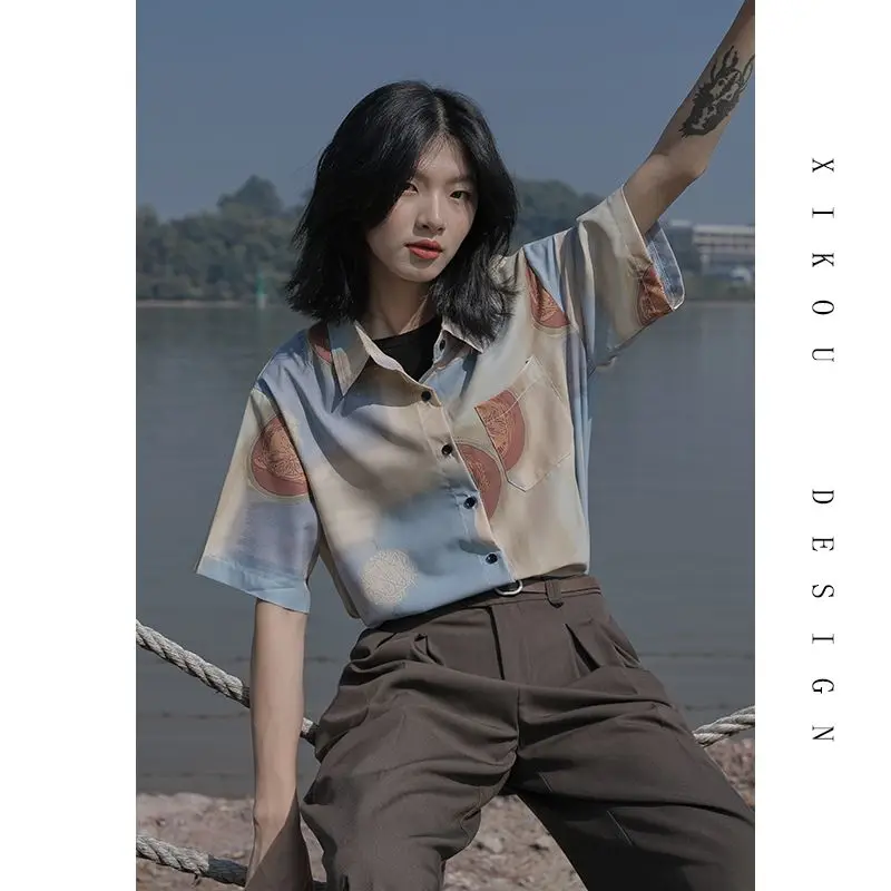 Summer Woman Clothes HongKong Retro Style Loose Casual Short Sleeve Shirt Printing Vacation Style Outerwear Top Youth Fashion