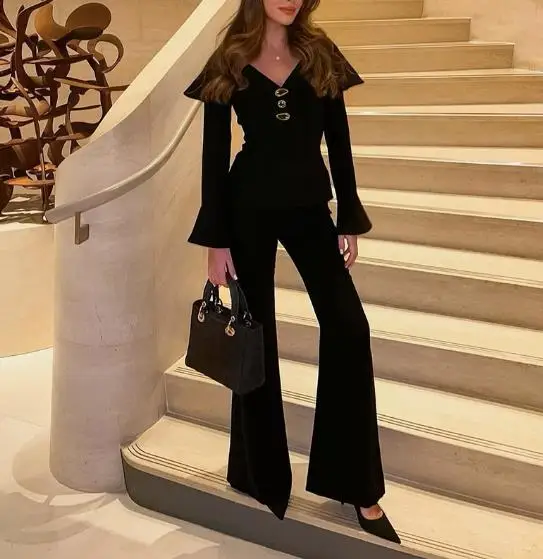 2025 가을 겨울 신상 레트로 블랙 섹시 브이넥 슬림핏 탑 우아한 분위기, 허리 조임 플레어 팬츠