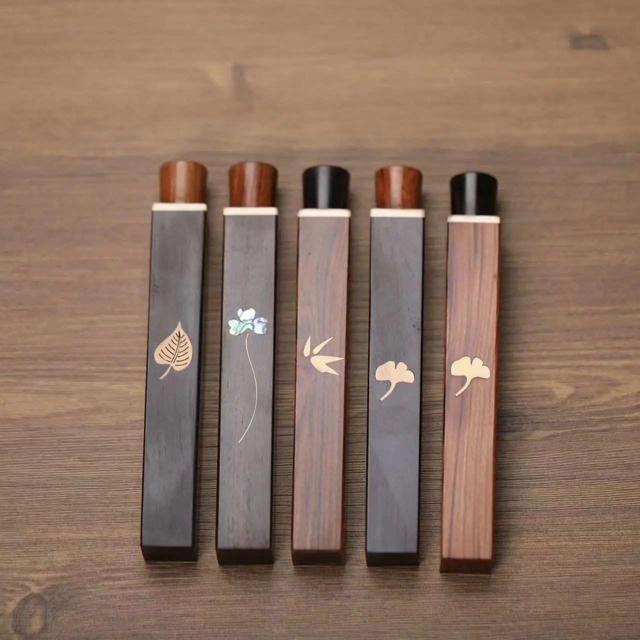 

Black Sandalwood Incense Storage Box Portable Incense Tube Short Oval Incense Barrel Treasure In The Palm Wooden