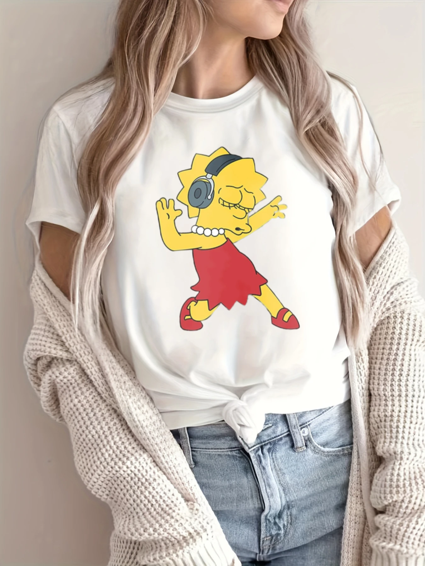 White T-Shirt with Lisa Simpson Dancing Print | Casual Wear, Anime Style, All Seasons, Brand: THE SIMPSONS