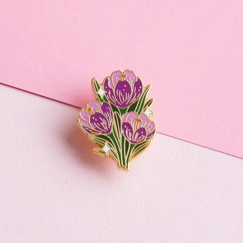 Crocus Hard Enamel Pin Plant Floral Metal Badge Winter Flower Spring Purple Brooch for Jewelry Accessory Gifts Wholesale