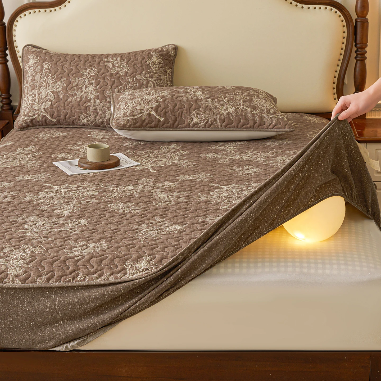 Brown Floral Printed Bed Cover 침대 커버 Single/Queen/King Soft Matter Cover Thicken Bed Linen Mattress Protector cubre colchón