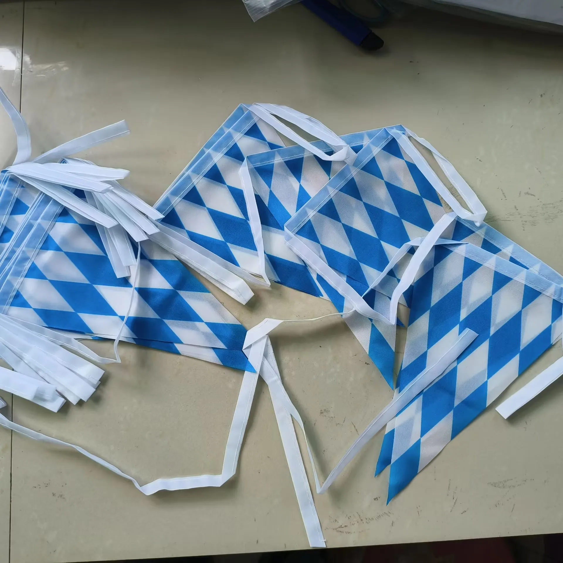 xvggdg   14x21cm 30pcs   Bavarian Check Flag Welcome Banner For German Theme Party Garland   Oktoberfest Bunting Bavarian