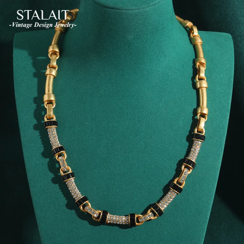 

Vintage Gold Color Screw Collar Choker Bone Necklace For Woman Party Antique Luxury Designer Jewelry High Quality 2025 Trends