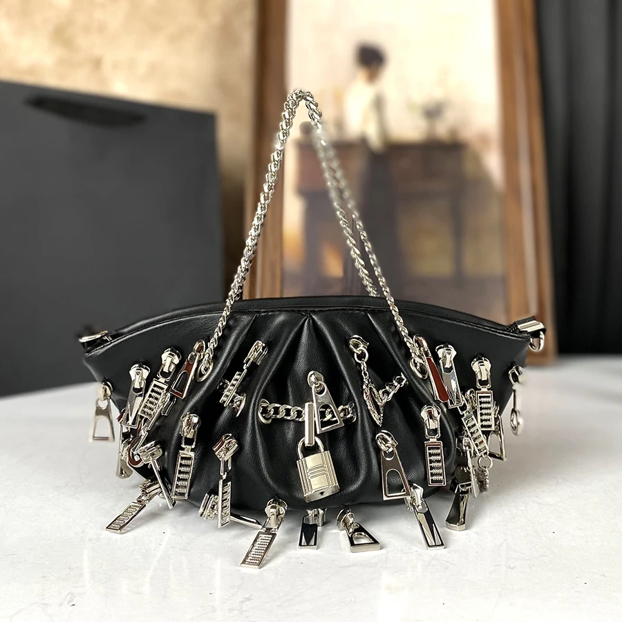 

New women's bag chain cloud crossbody niche design personalized lock buckle pendant single shoulder armpit bag