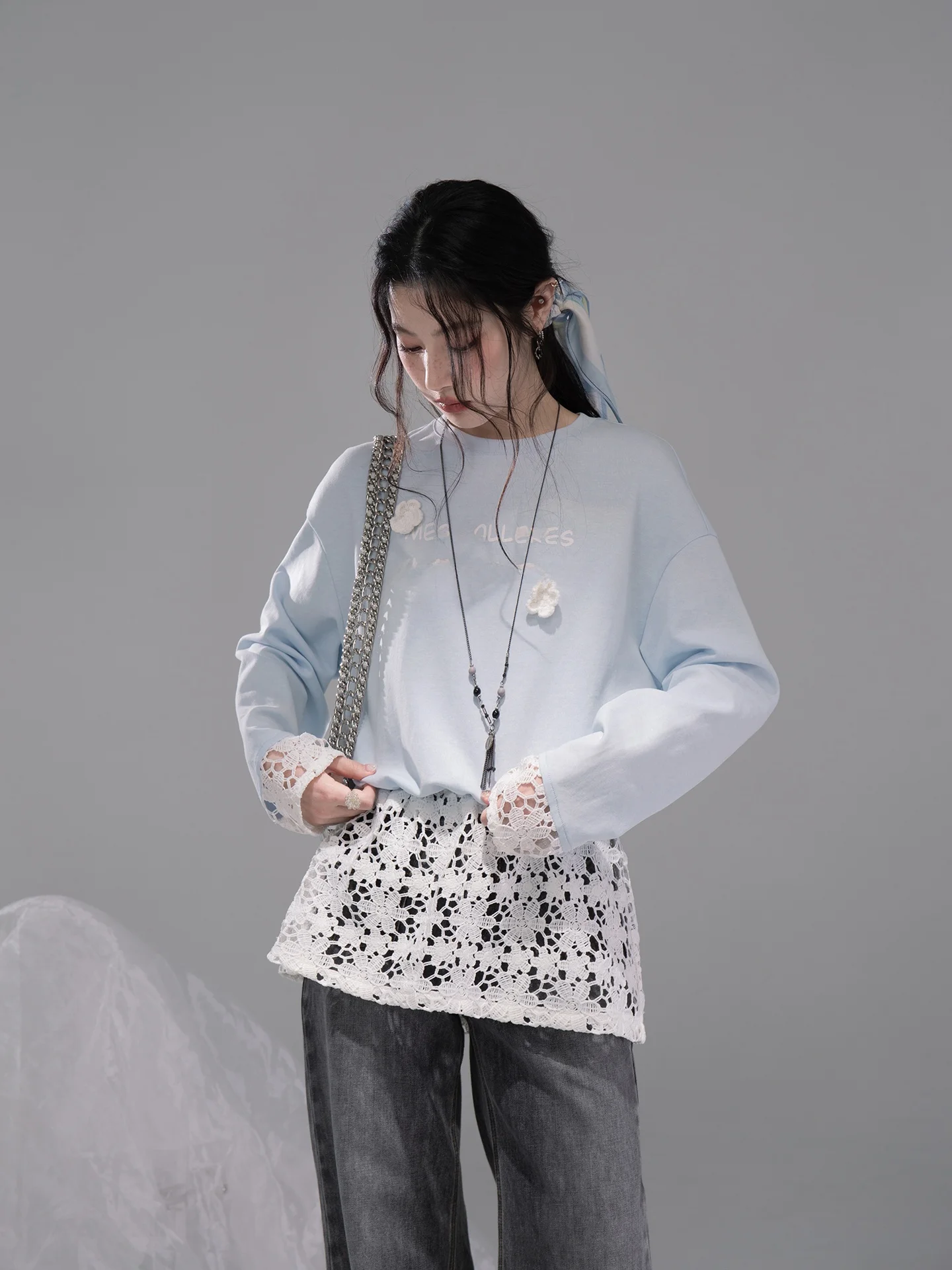 

COTRE Модная футболка с длинным рукавом для ранней весны, с вышивкой и ажурными вставками, с эффектом прохлады, сине-белая, выбор блогеров, повседневная.