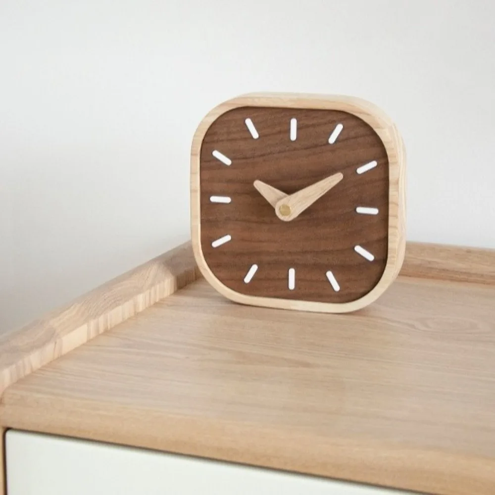 Unique Retro Tabletop Clock Wooden Exquisite Bedside Table Clock Decorative Silent Clocks Study Room