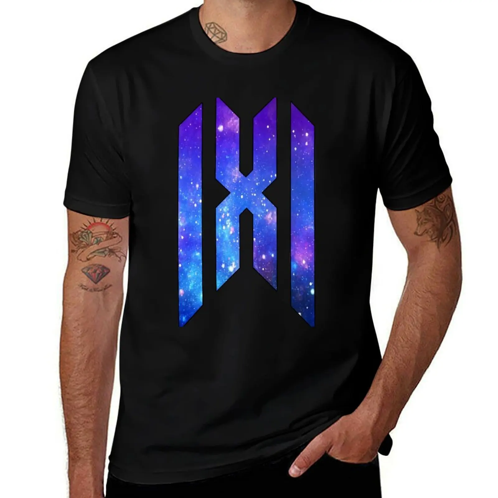 Camiseta con logotipo de Monsta X (Blue Galaxy) Camiseta minimalista de cuello redondo lisa