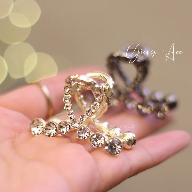 

Милый крестообразный дизайн, коготь для волос, мини-зажим со стразами, корейский стиль, коготь для волос с половиной спины для женщин и девочек, модная заколка для волос