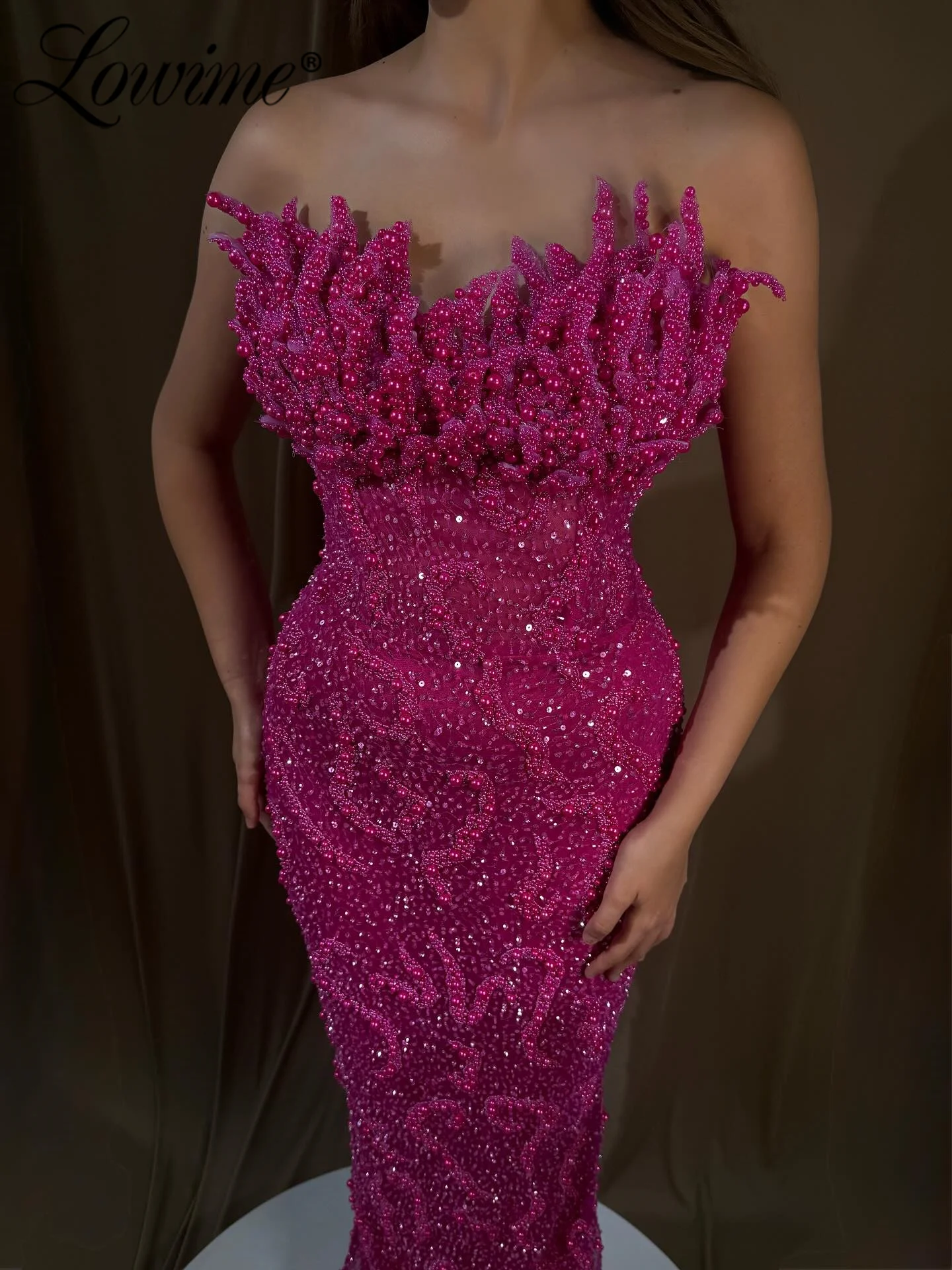 2026 Abito da sera da donna rosa caldo con scollo a cuore e perline Abiti da ballo a sirena Abito da cocktail personalizzato per fidanzamento di nozze