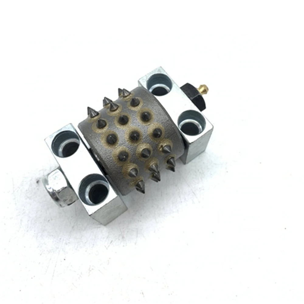 

BH06 Three Rows 45 Teeth Separated Carbide Tips Bush Hammer Roller for Stone Litchi Surface Grinding and Concrete Floor 12PCS