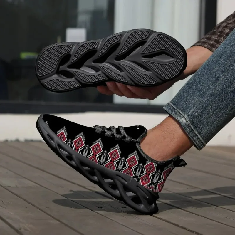 

New Round-toe Christmas Festive Atmosphere Flight-woven Flat Bottom Cutout Soft Sole Lace-up Two-color Casual Sports Shoes