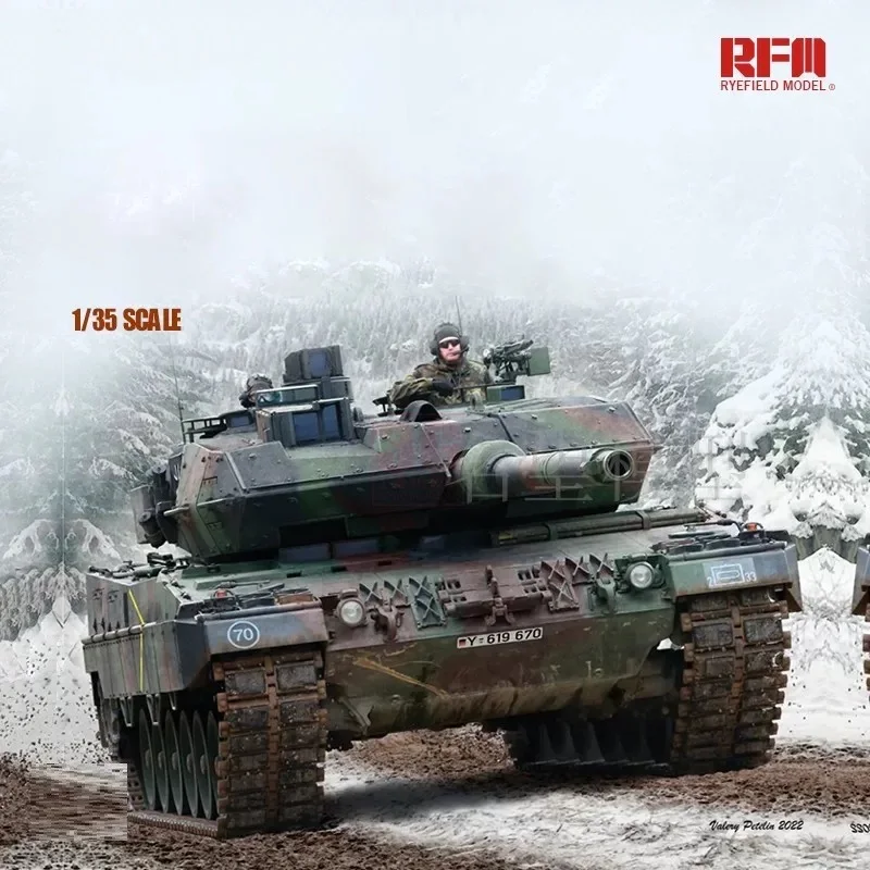 Rye Field 5066 1:35 Scale Leopard 2A6 Full Initerior Main Battle Tank MBT Hobby Plastic Assembly Model Building Kit