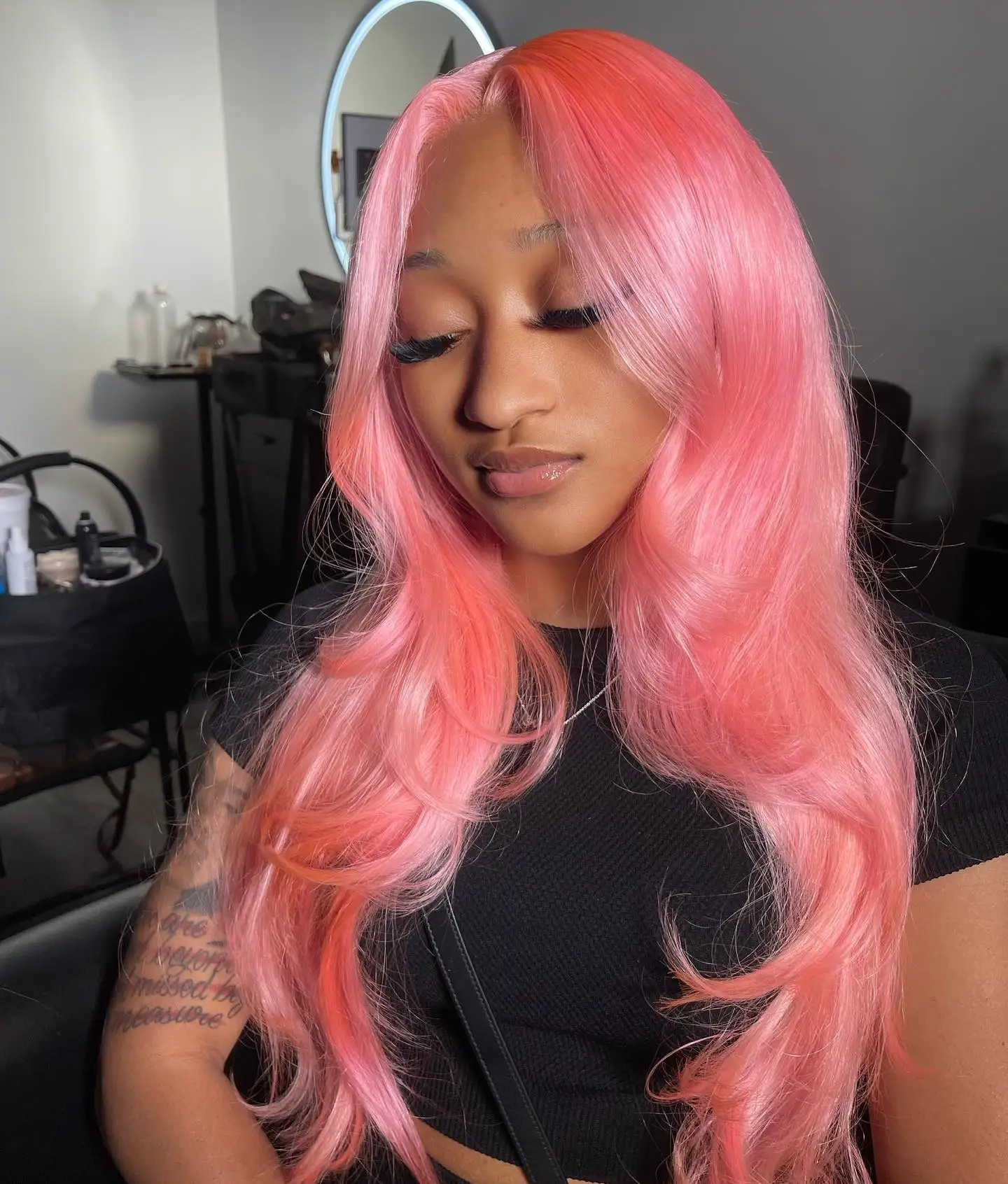 

Pink Colored Body Wave 13x4 Lace Frontal Wigs 14-30 Inch 13X6 Transparent Lace Frontal Human Hair Wig 180% Remy Preplucked