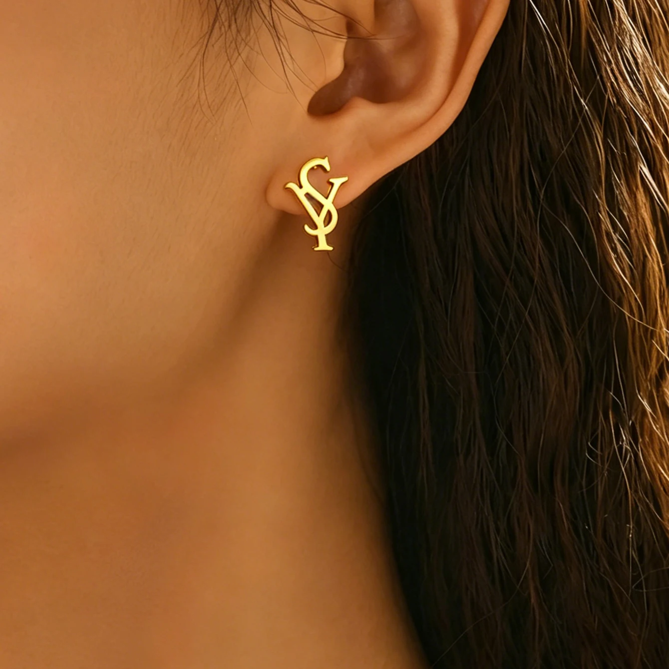 1 Pair of Niche Luxury English Letter Earrings, Exquisite Fashion Jewelry, Sy Letter Earrings, Minimalist Logo Earrings, Summer Vacation Earrings, Decorative Accessories, Prom, Date, Party, Holiday Outfit Earrings, Gift for Friends