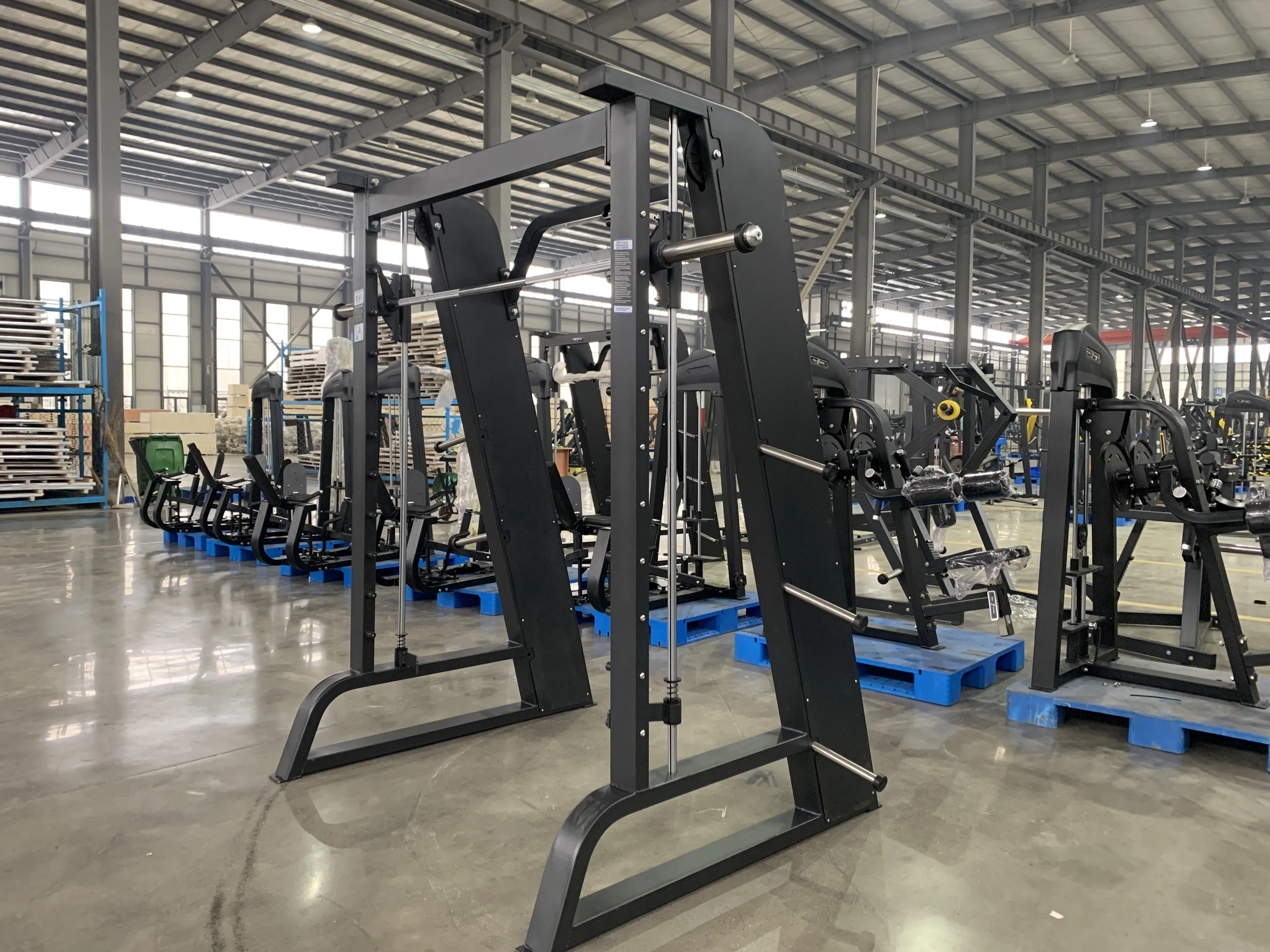 Commercial Gym Club Smith Machine for Bodybuilding and Exercise for Weight Lifting Plate Loaded  Smith Machine with Safety Lockp