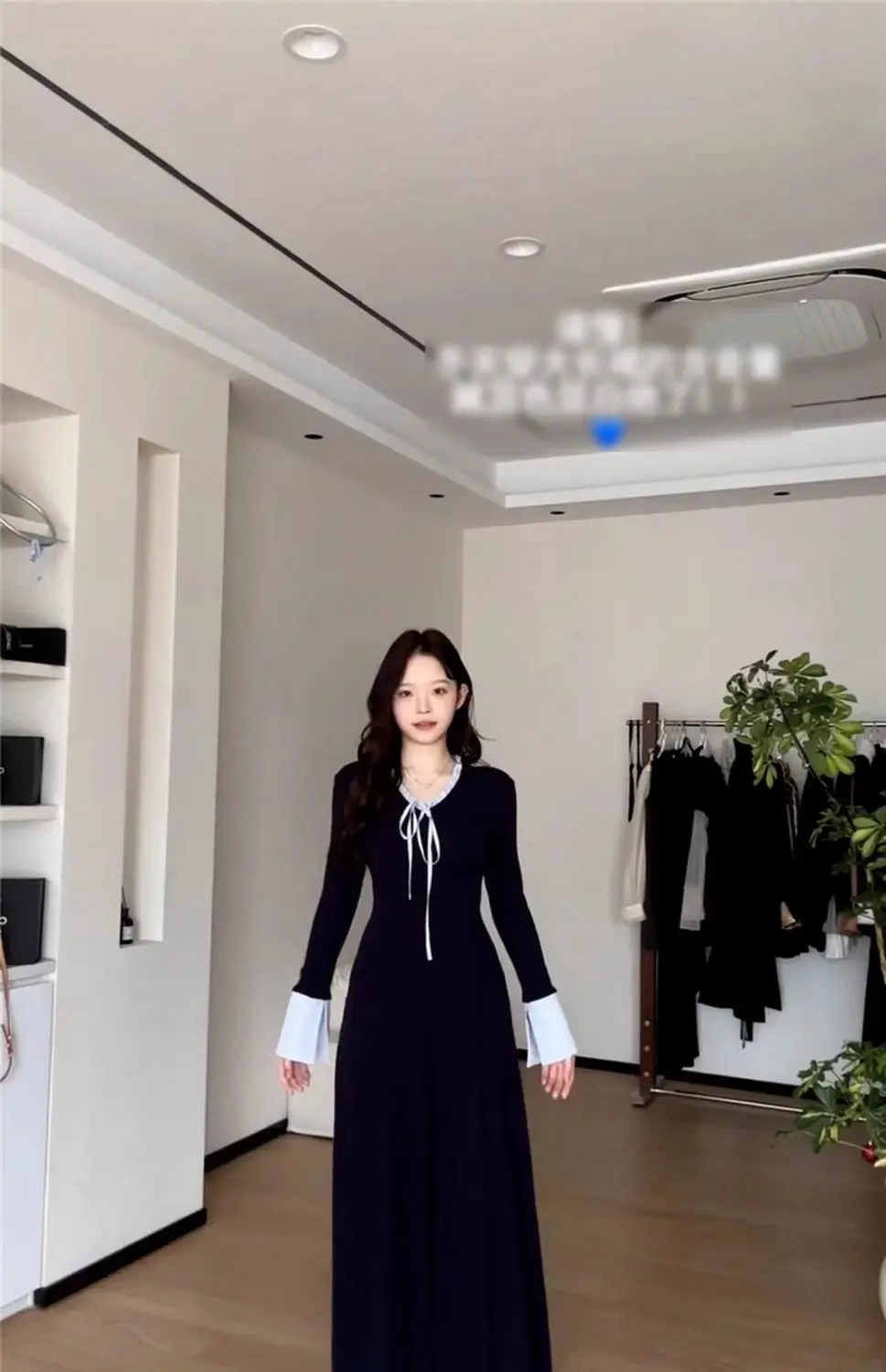 فستان محبوك صغير عالي الجودة بأكمام طويلة للنساء في الخريف والشتاء، تنورة طويلة داخلية بخصر جديد