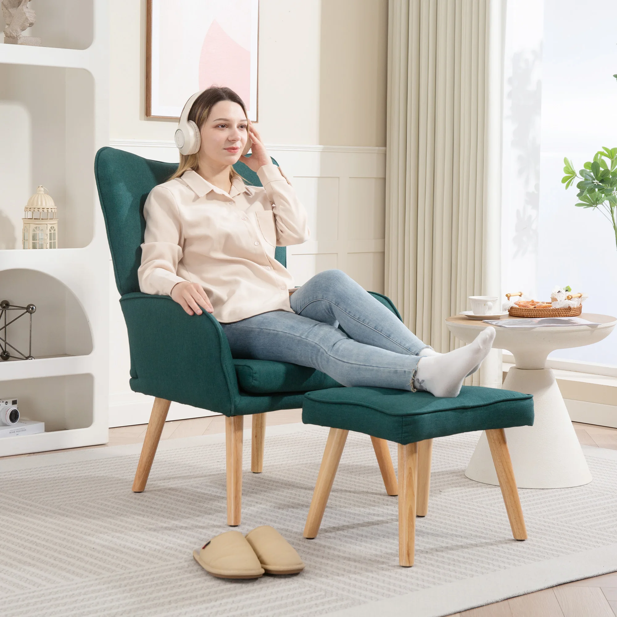 HOMCOM Sillón con Reposapiés Sillón Lectura con Respaldo Alto Capitoné Patas de Madera y Tapizado en Lino