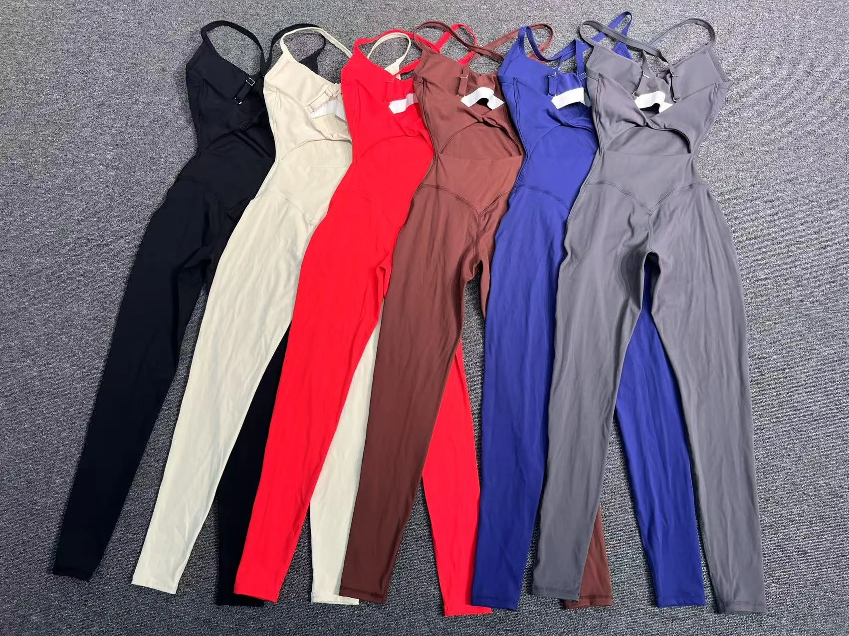Nuevo Body de Yoga con almohadilla de nailon y cuello en V, mono de entrenamiento con gancho ajustable para Control de barriga y levantamiento de glúteos