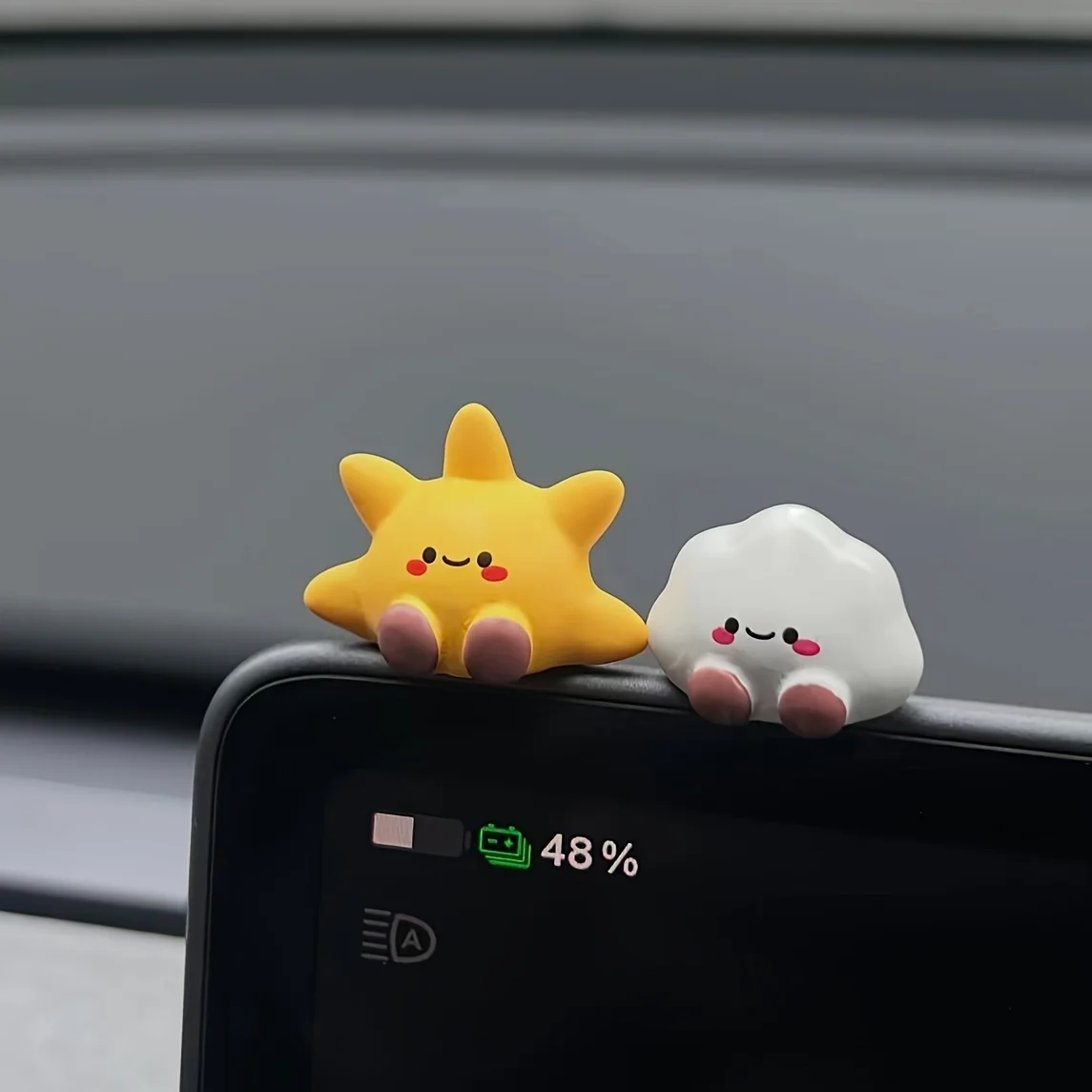2 adorable mini sun car figurines, perfect for displaying on your car's dashboard—small and exquisite
