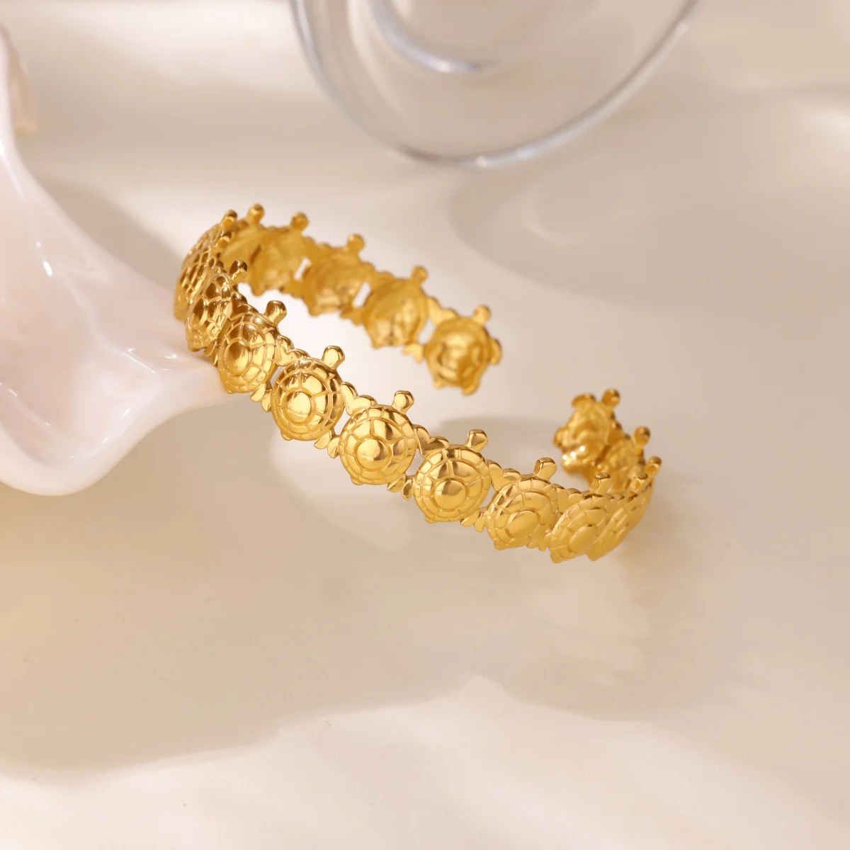 Free Shipping Classic Turtle Bracelet Bangle For Women Stainless Steel Gold Color Exquisite Bracelet Wedding Couple Jewelry