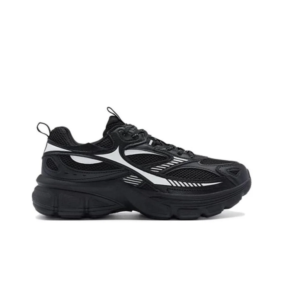 XTEP Cushioning, Wear Resistant Low top Running Shoes Women's Black 976218320006/