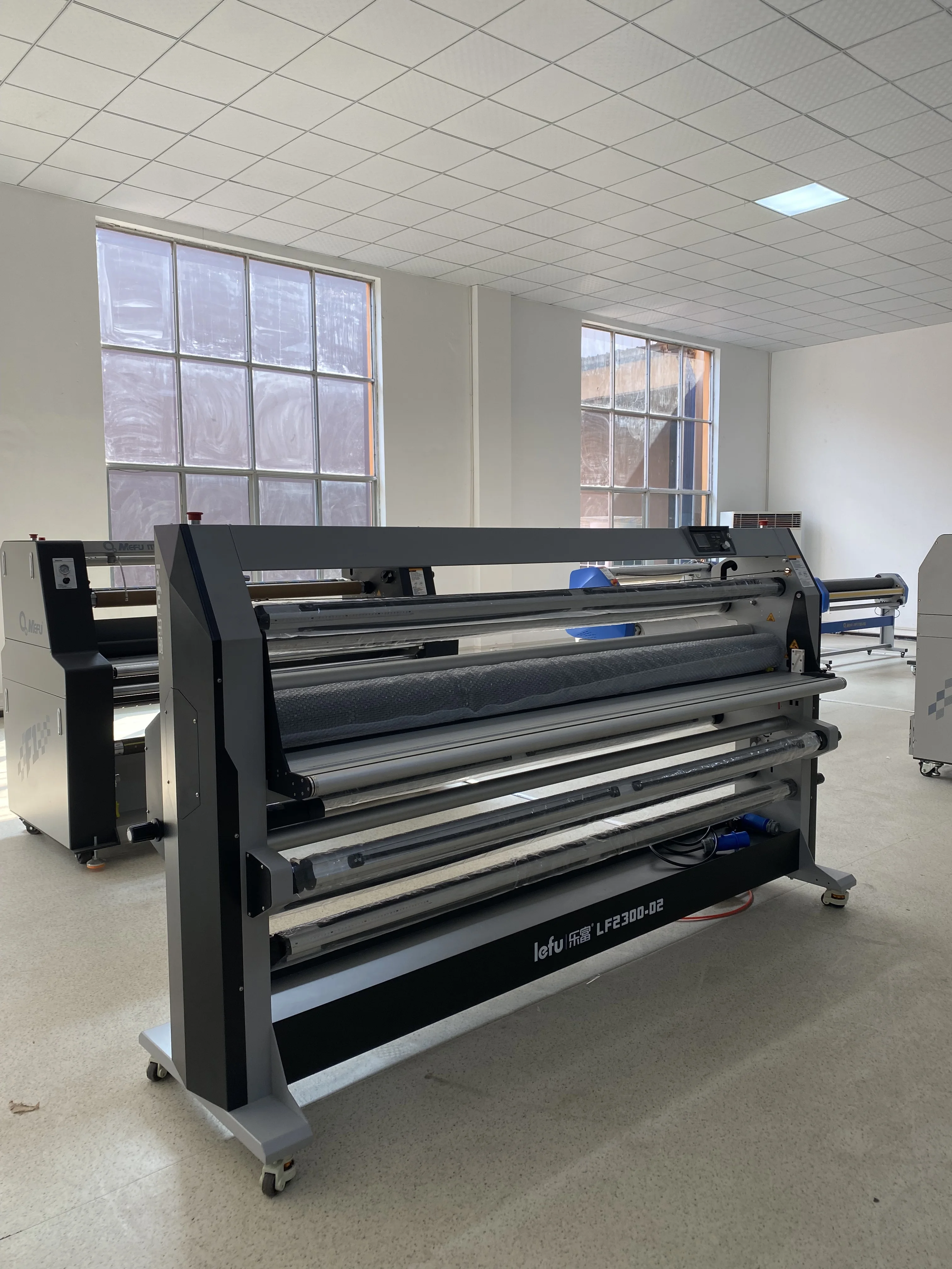1700-D2 Pro High Performance Automatic Roll To Roll Laminator, Hot And Cold Vinyl Laminator, Laminating Machine
