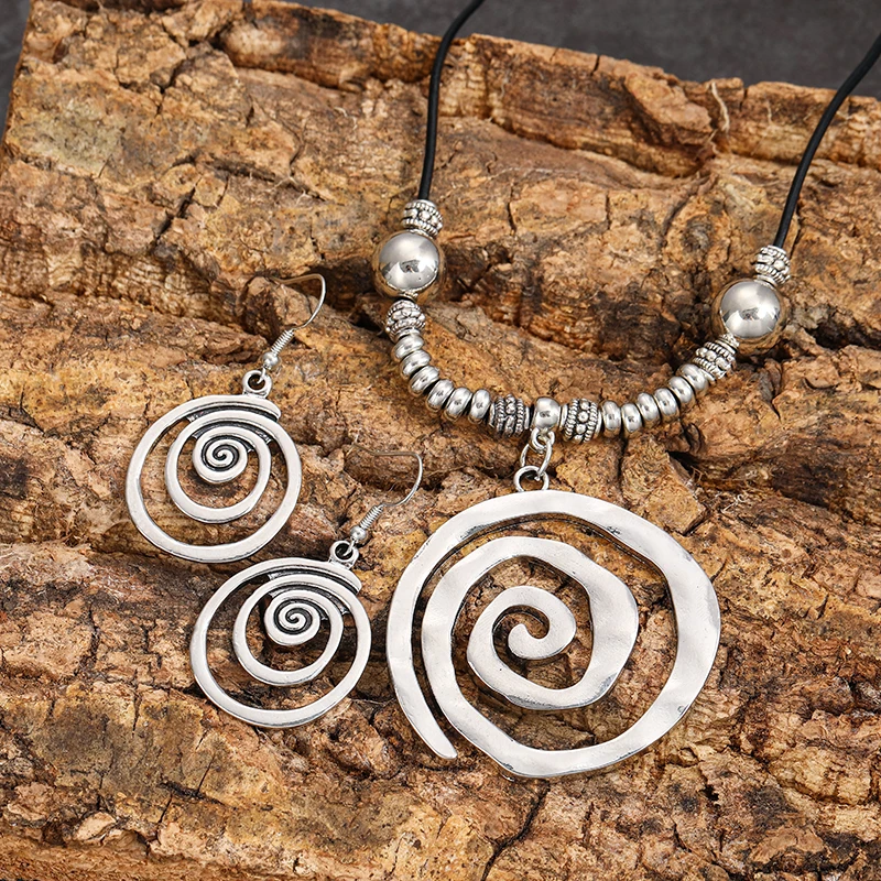 Vintage Bohemian Style Metal Spiral Pendant Necklace Earrings for Women Creative Two-piece Beach Vacation Jewelry Set