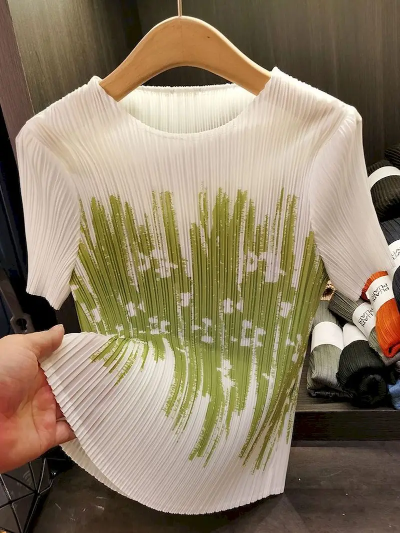

Folds T-shirts for Women Summer Trend Thin Tshirt Fashion Design Sense Niche Printed Pleated Short Sleeved Tops Versatile Tee