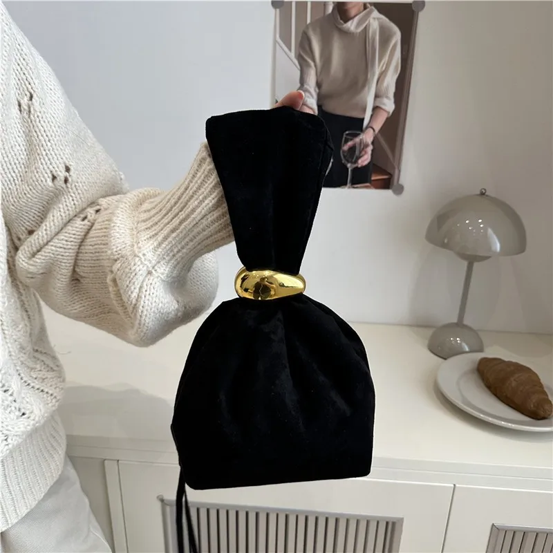 

Женская большая сумка 2025 года, модная осенне-зимняя винтажная сумка-мешок, повседневная складная модная сумка с морщинами, горячая распродажа, роскошная дизайнерская женская сумка