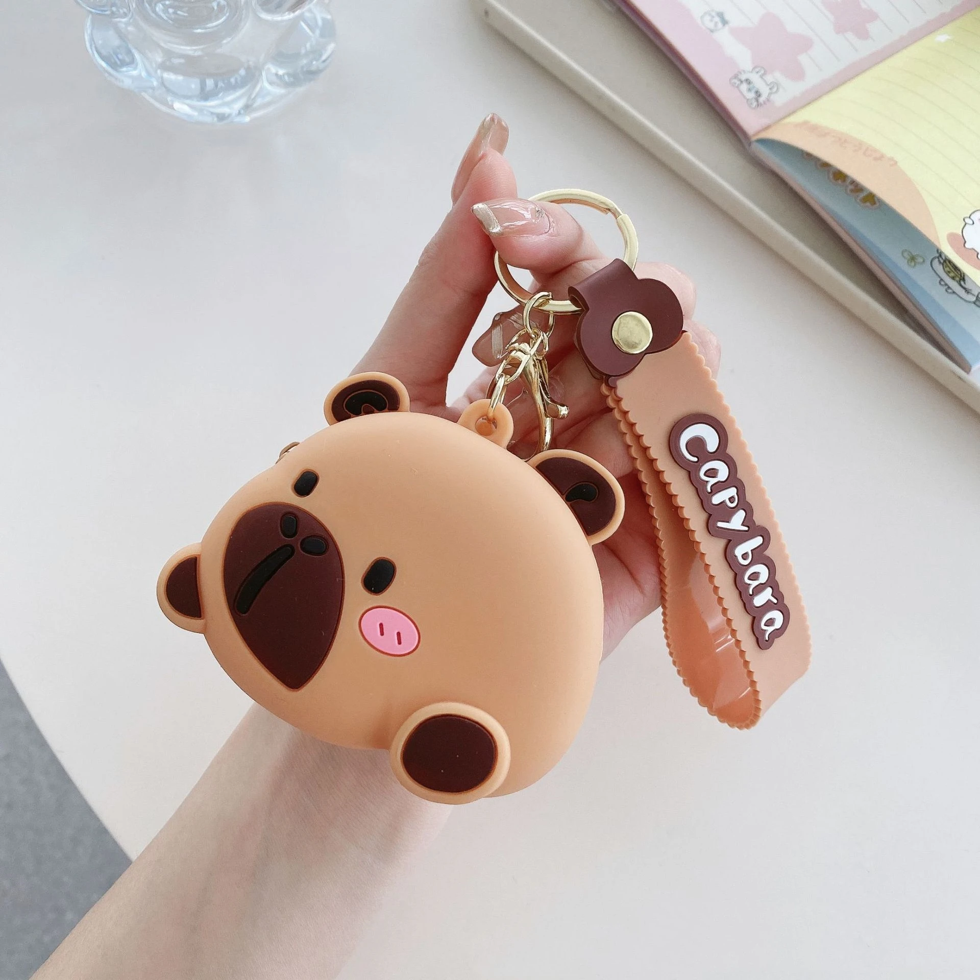 لطيف سيليكون كابيبارا محفظة نسائية للعملات المعدنية حقيبة تخزين صغيرة المفاتيح محفظة صغيرة الإبداعية قلادة حقيبة سماعة الاذن حقيبة معلقة الديكور