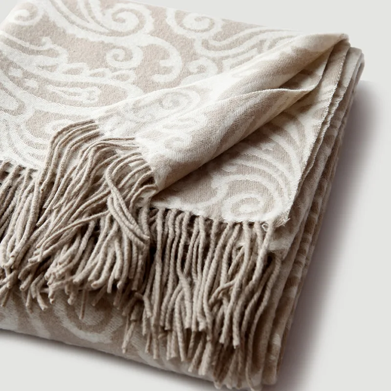 Wool Double-Sided Jacquard Cloud Pattern Thick Warm blanket for Home and Travel Autumn Winter
