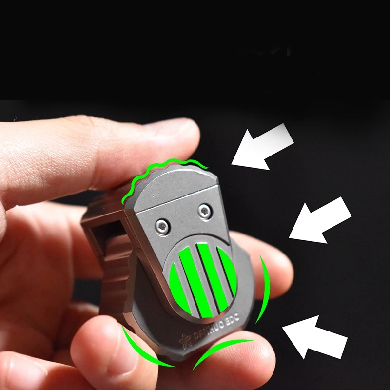 Outdoor Portable EDC Titanium Alloy Mechanical Push Card Finger Gyroscope Creative Gift Toys