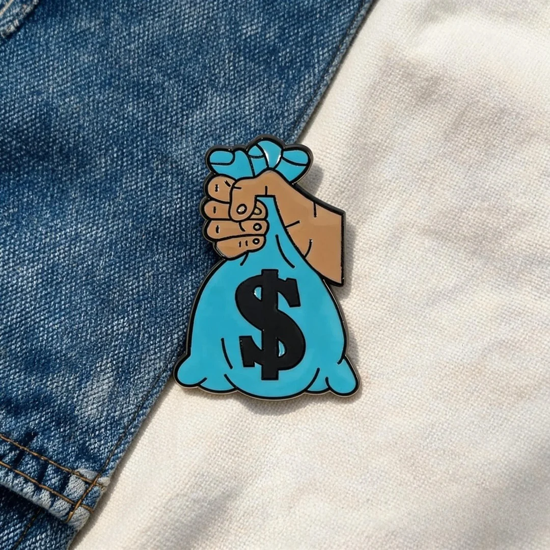 Novelty Cash Money Bag Enamel Pin, Hand Holding Dollar Sign Brooch Badge, Wealth‑themed Metal Accessory, Unique Decor Gift